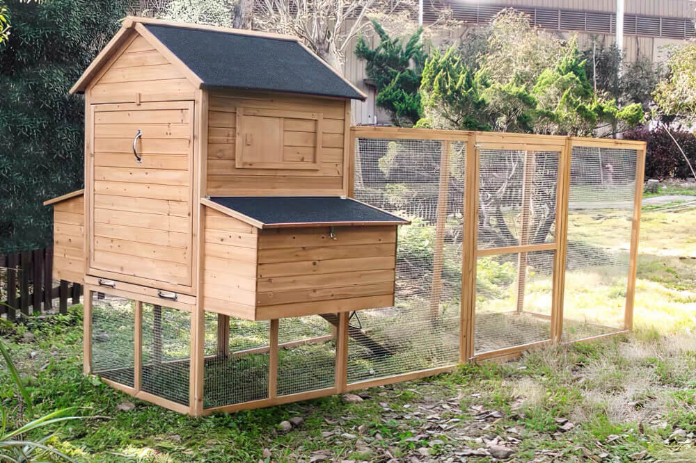 RESORT CHICKEN COOP AND RUN.  PRE-ORDER