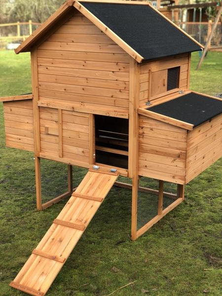 RESORT CHICKEN COOP AND RUN.  PRE-ORDER